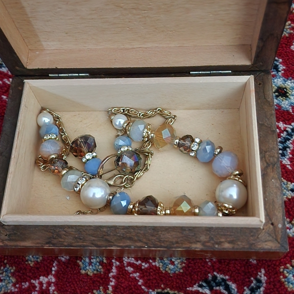 Elegant Gold-tone and Multicolor Beaded Necklace and Earring Set
